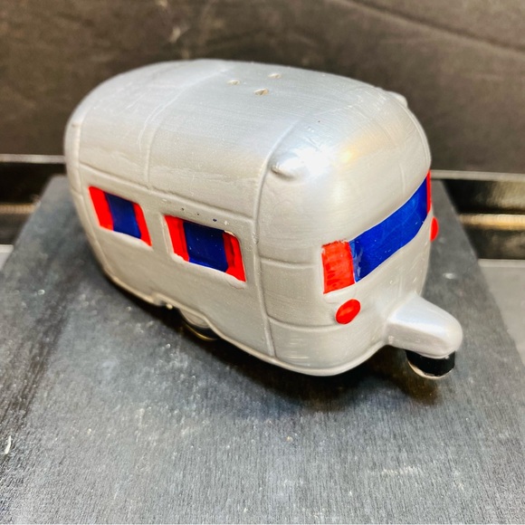 AIRSTREAM & PANEL WAGON Woody Salt & Pepper Shaker Car Camper Trailer W Stoppers - Picture 2 of 14